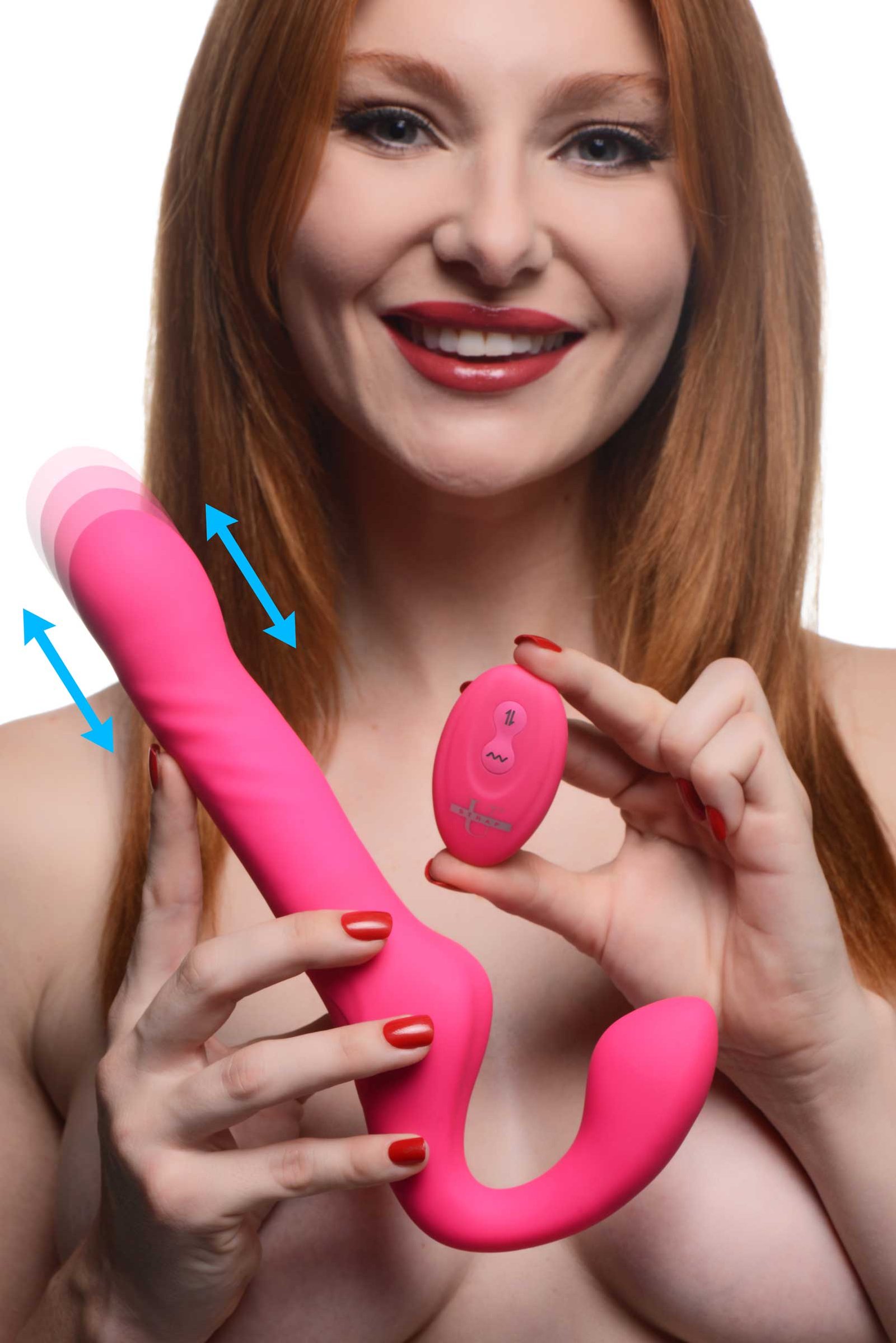 AG934-Female-Model-002b AG934 30X Thrusting and Vibrating Strapless Strap-On With Remote Control