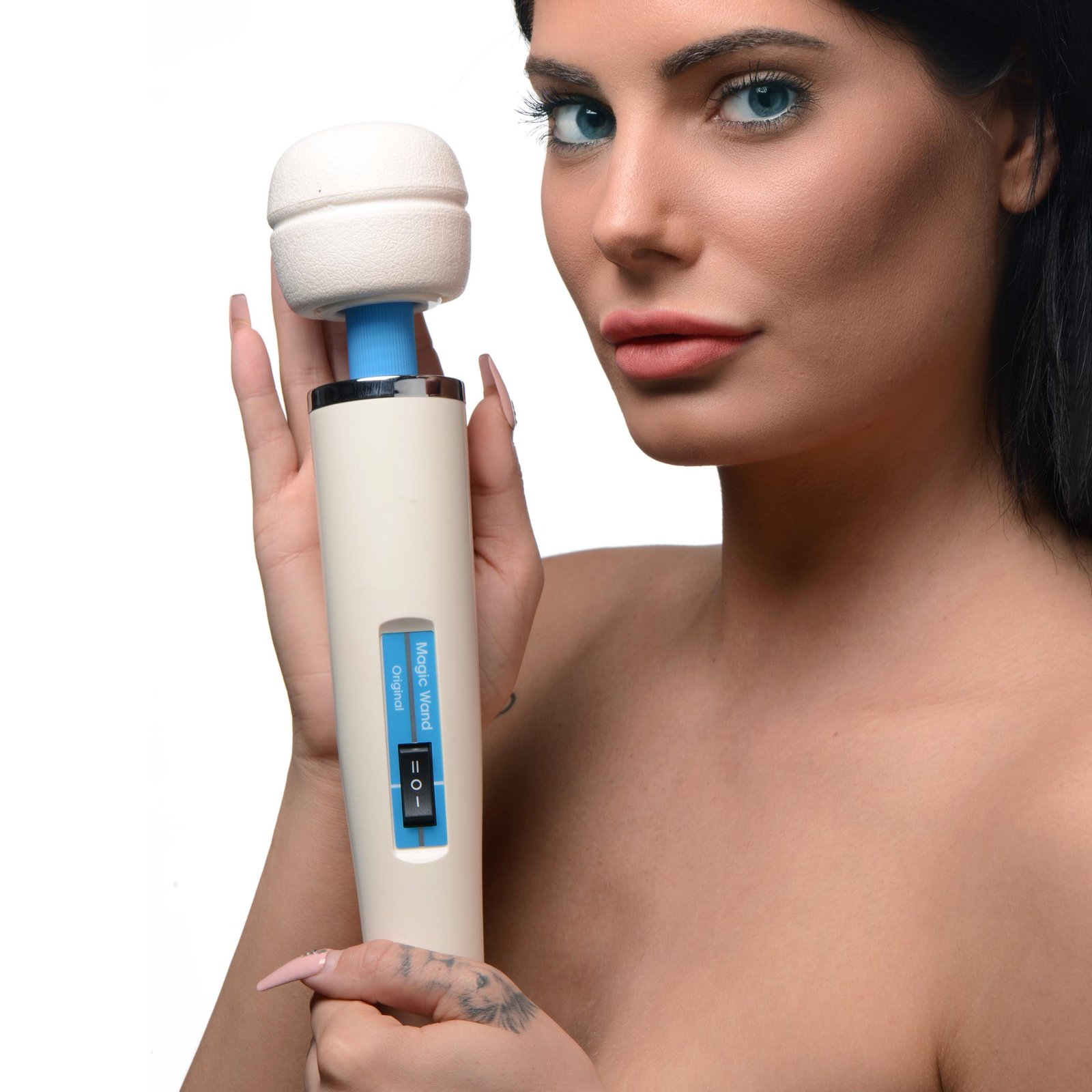 LE701-Wand-Female-Model-001b LE701-Wand Magic Wand Original