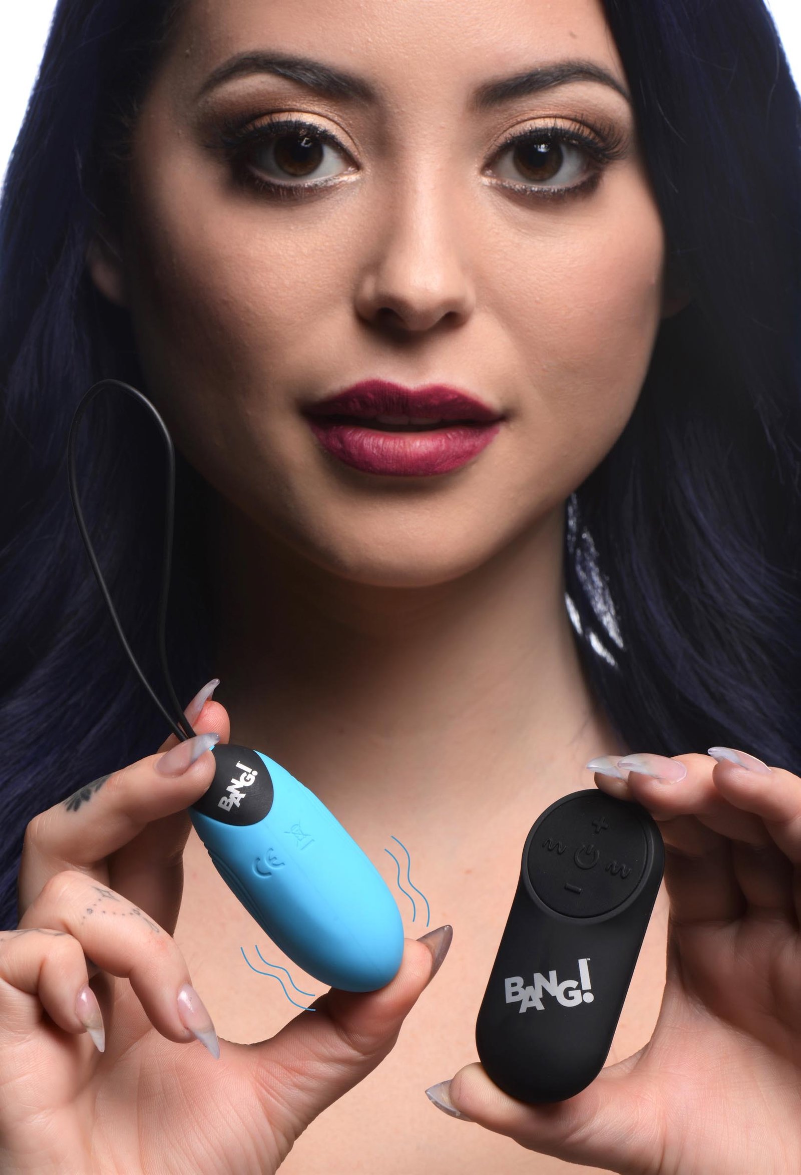 ag949-female-model-002 AG949 28X Grooved Silicone Vibrating Egg with Remote Control